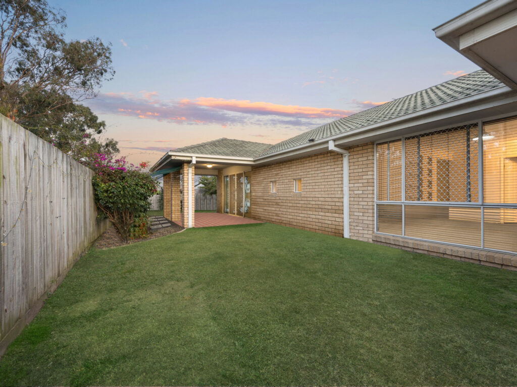 17 Ashbourne Avenue, Goodna, QLD 4300