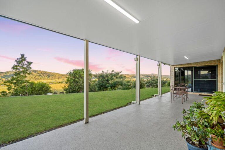 5 Weigel Road, Summerholm, QLD 4341