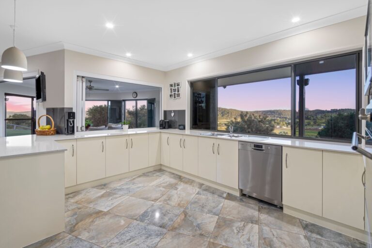 5 Weigel Road, Summerholm, QLD 4341
