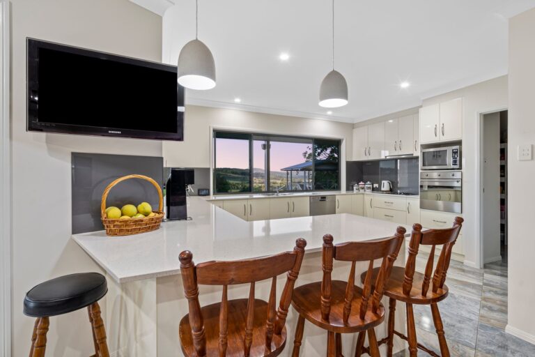 5 Weigel Road, Summerholm, QLD 4341