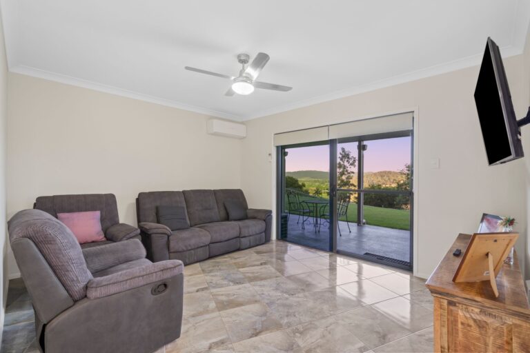 5 Weigel Road, Summerholm, QLD 4341