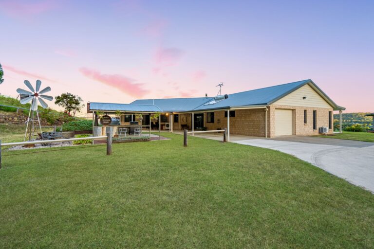 5 Weigel Road, Summerholm, QLD 4341