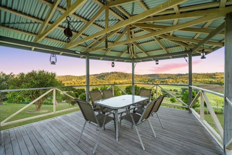 5 Weigel Road, Summerholm, QLD 4341
