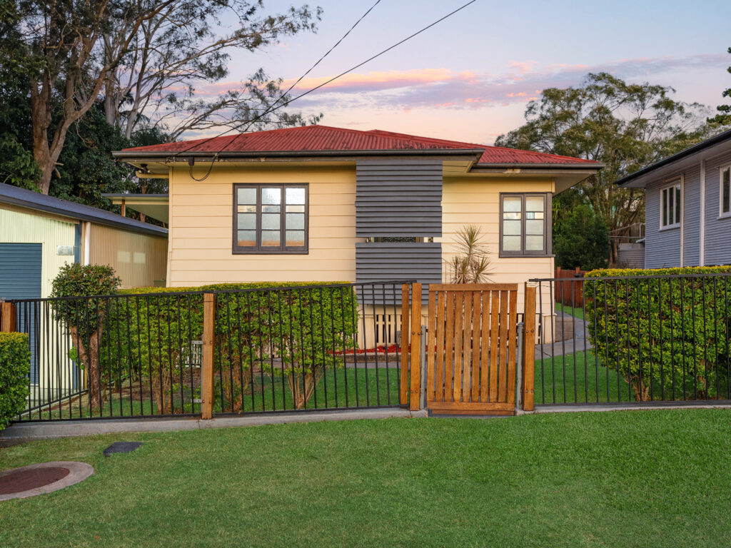 15 Robin Street, Coalfalls, QLD 4305