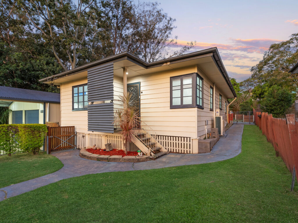 15 Robin Street, Coalfalls, QLD 4305
