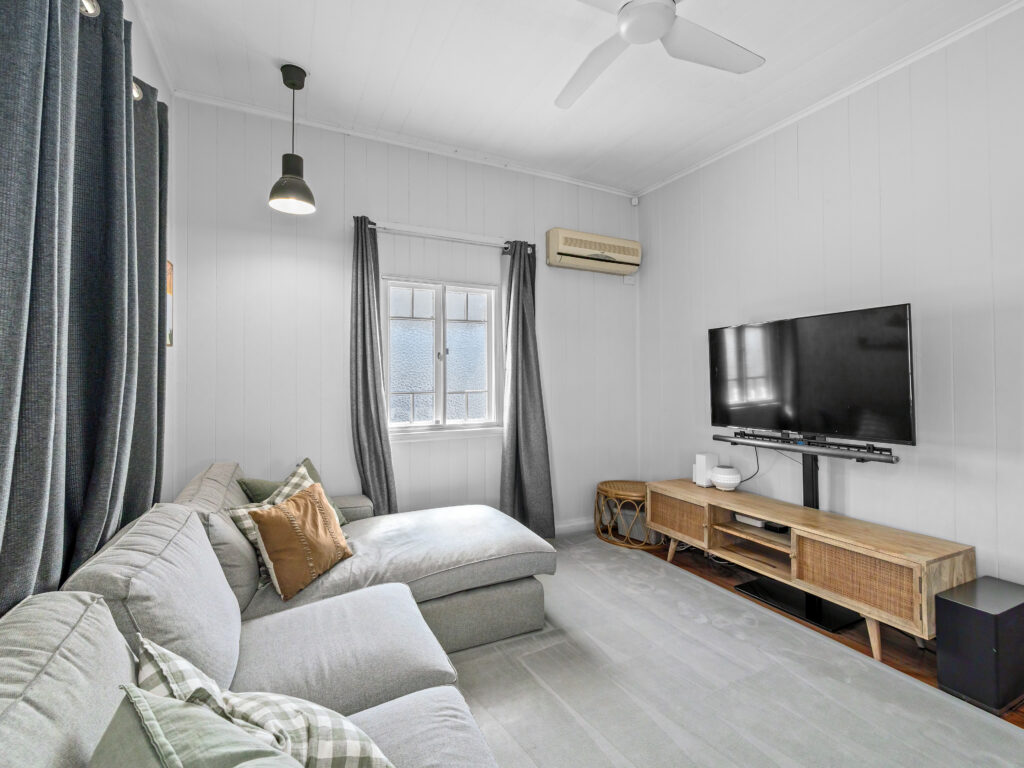 12 Morris Street, Silkstone, QLD 4304