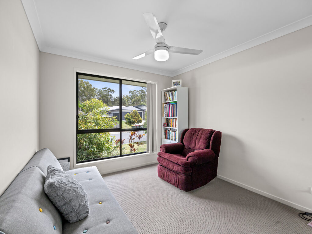 13 Soe Street, Redbank, QLD 4301