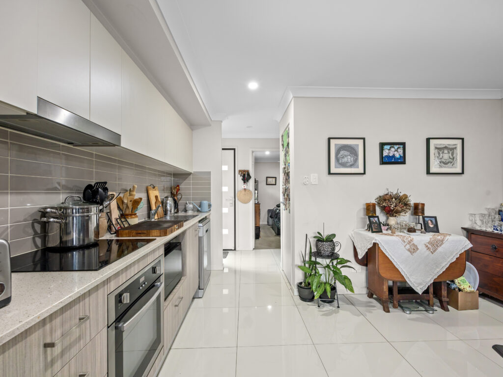 13 Soe Street, Redbank, QLD 4301