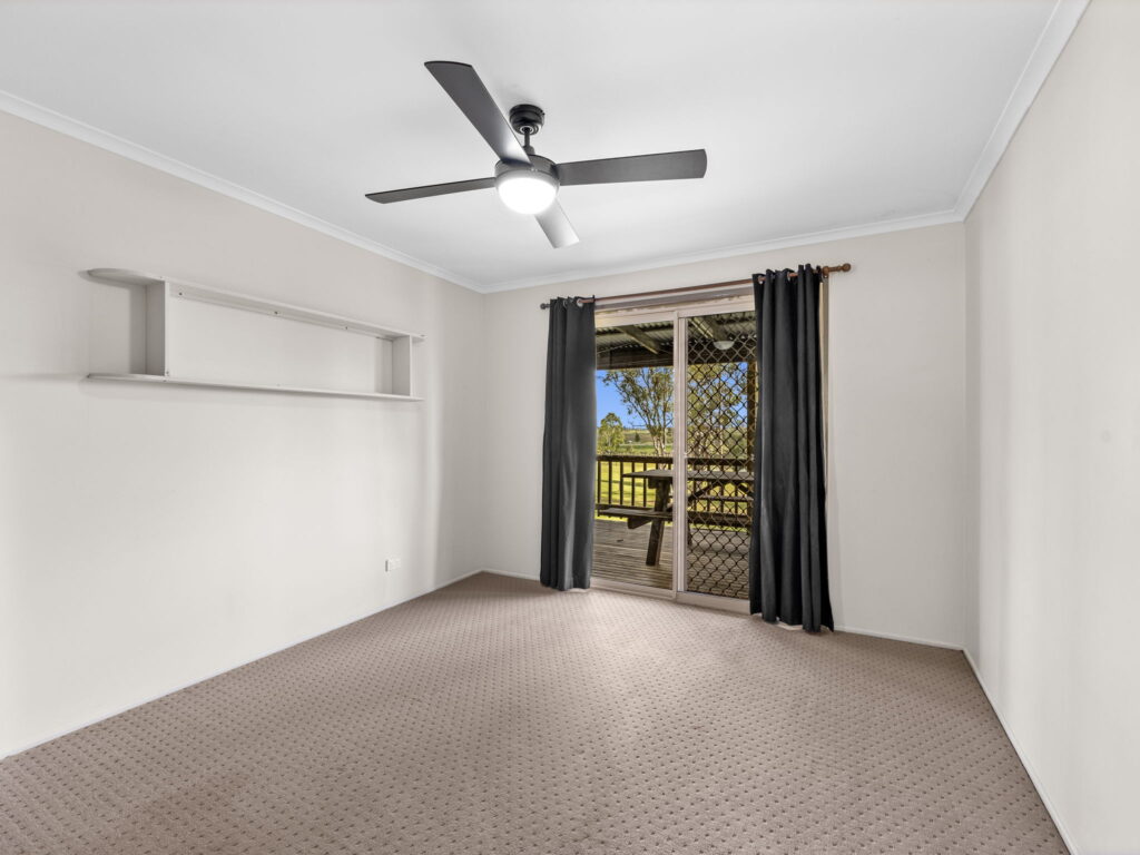 12 Deroydon Court, Adare, QLD 4343