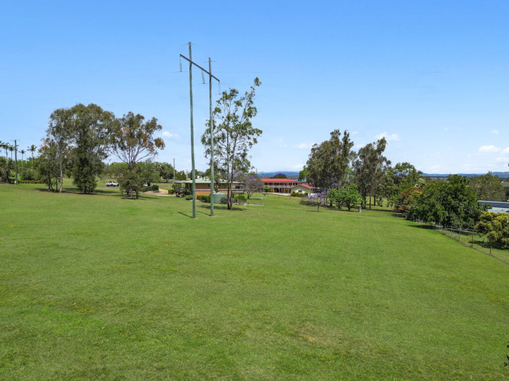 12 Deroydon Court, Adare, QLD 4343