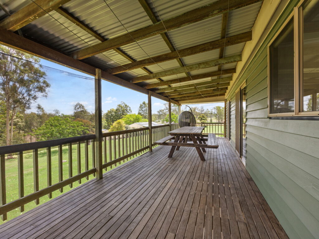 12 Deroydon Court, Adare, QLD 4343