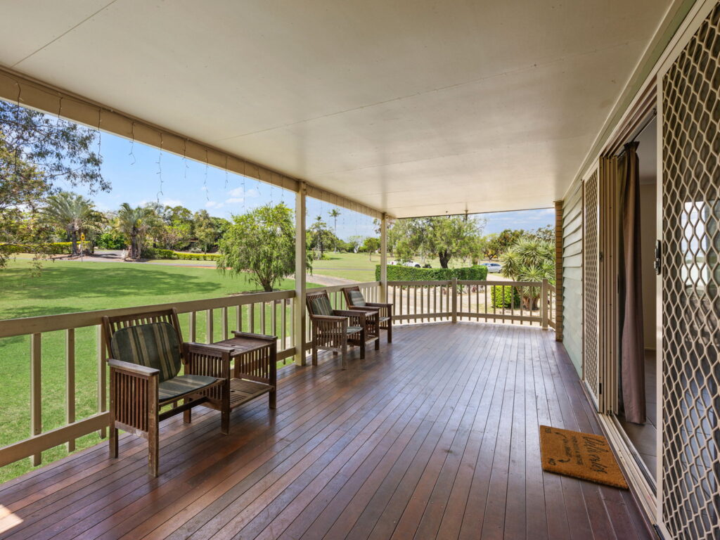 12 Deroydon Court, Adare, QLD 4343
