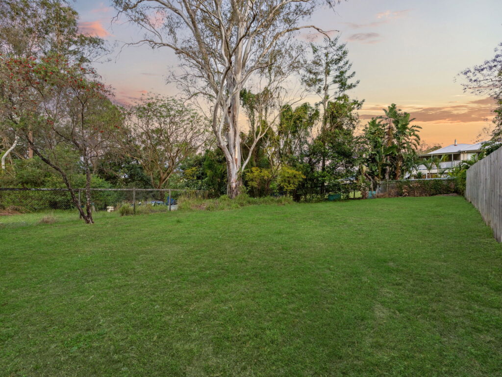 15 Queen Street, Blackstone, QLD 4304