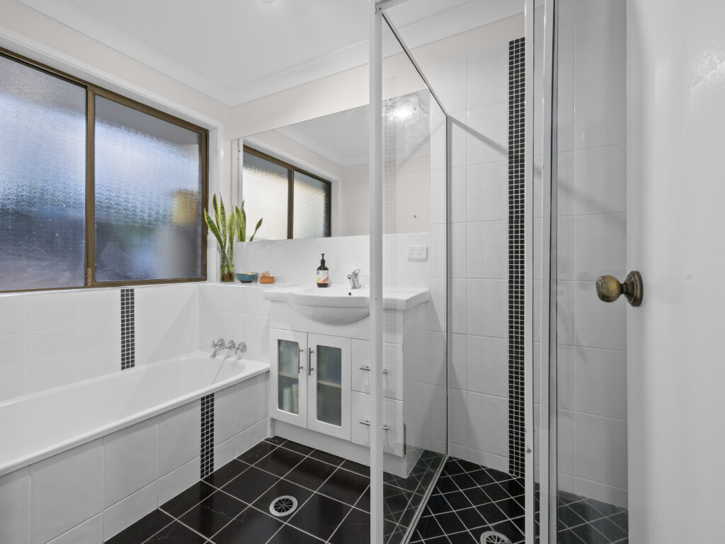 8 Gascoyne Drive, Karalee, QLD 4306