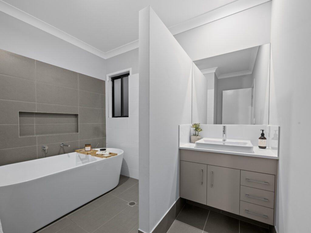 10 Roberts Crescent, Bellbird Park, QLD 4300
