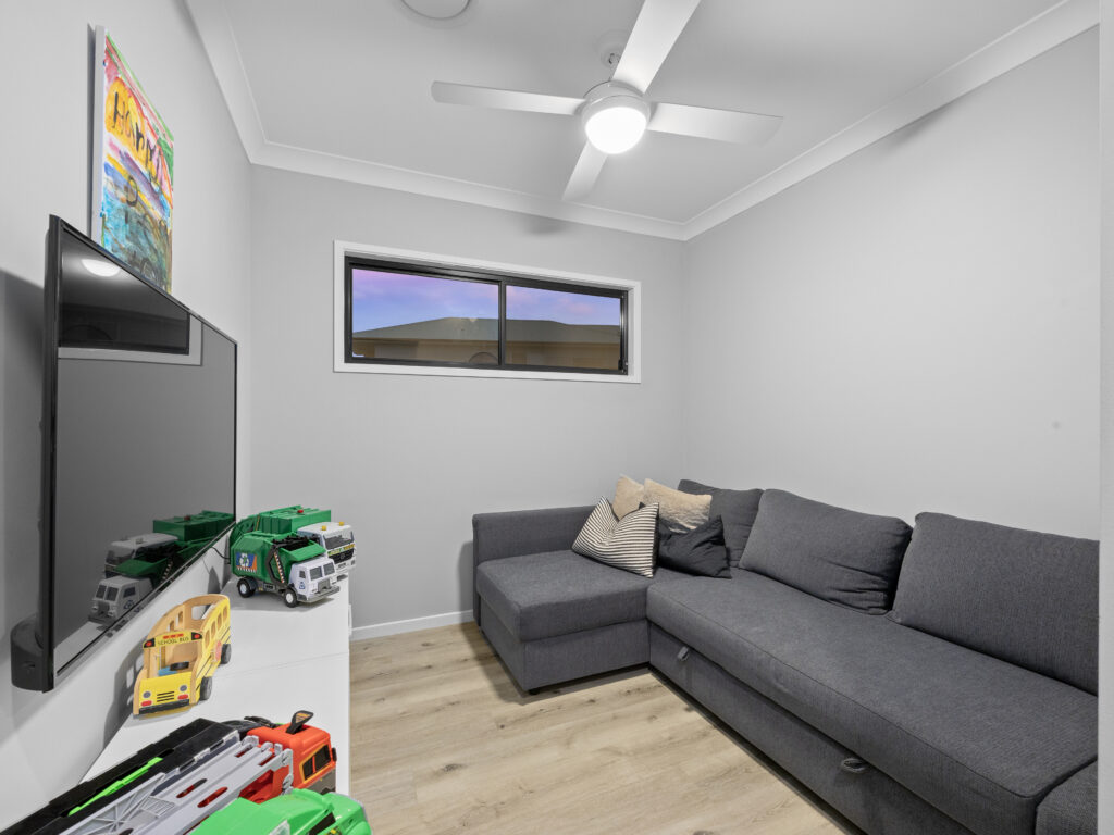 10 Roberts Crescent, Bellbird Park, QLD 4300