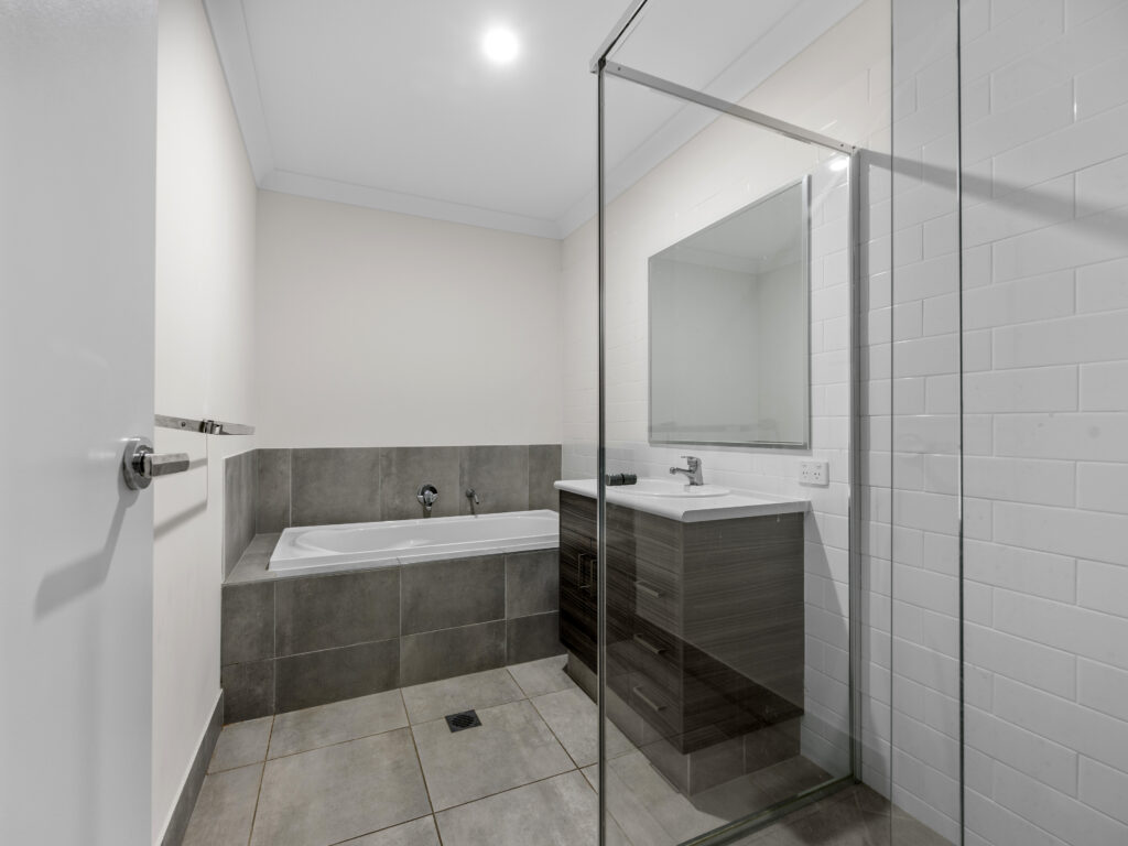 154 Barrams Road, South Ripley, QLD 4306