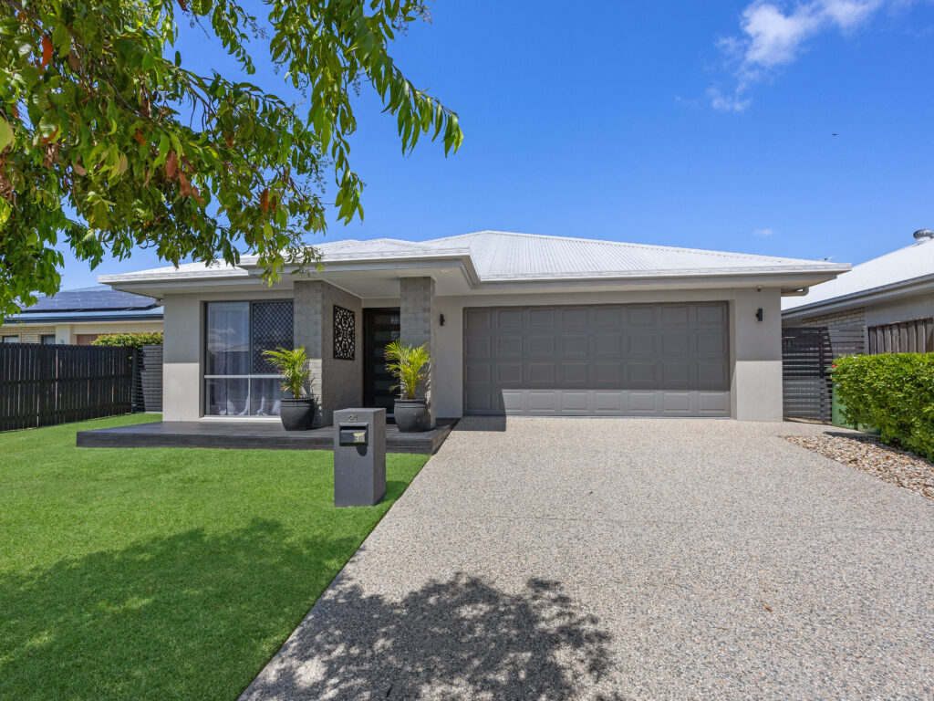 21 Freedom Crescent, South Ripley, QLD 4306
