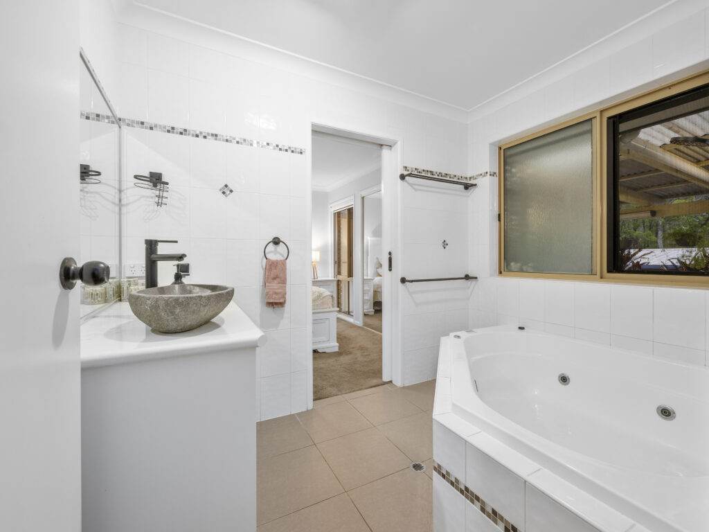 14 Queensborough Parade, Karalee, QLD 4306