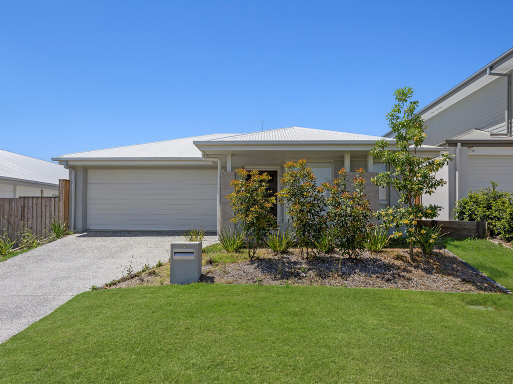 6 Loggers Court, White Rock, QLD 4306