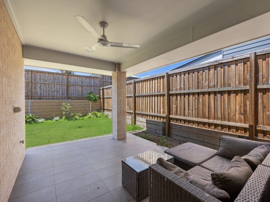 6 Loggers Court, White Rock, QLD 4306