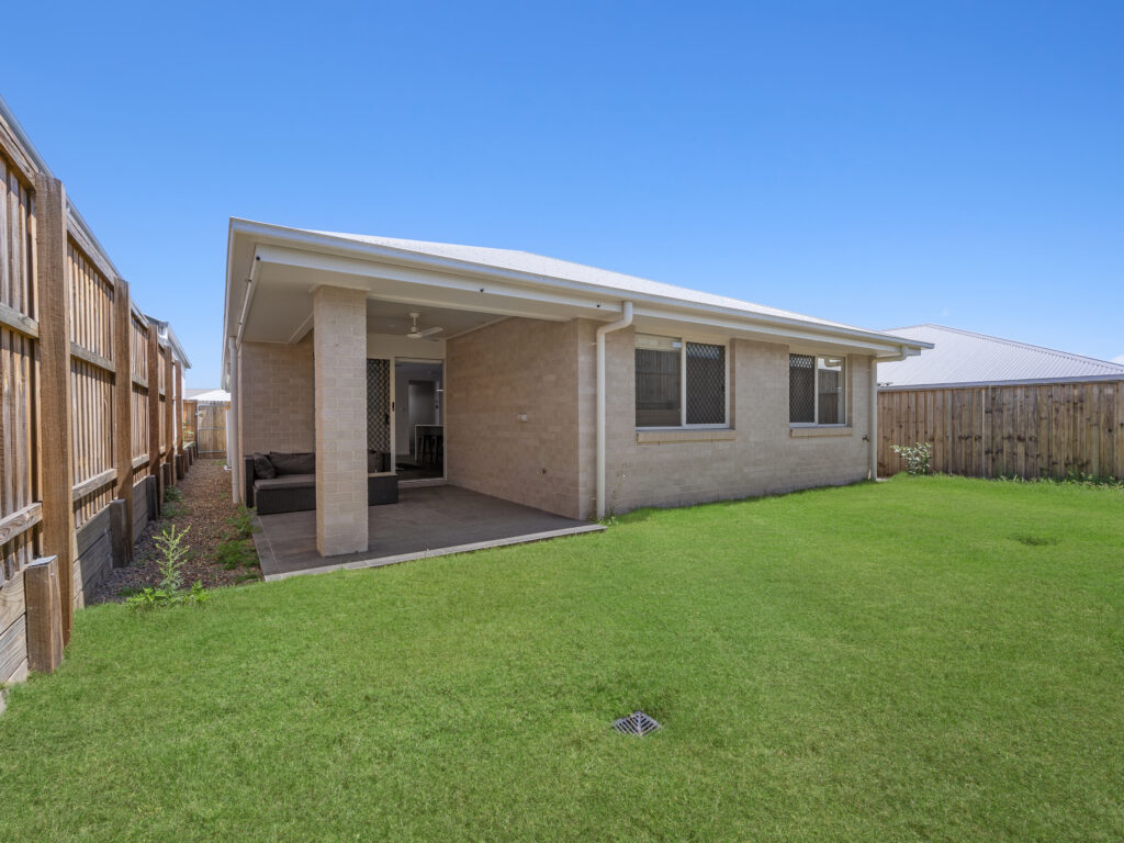 6 Loggers Court, White Rock, QLD 4306