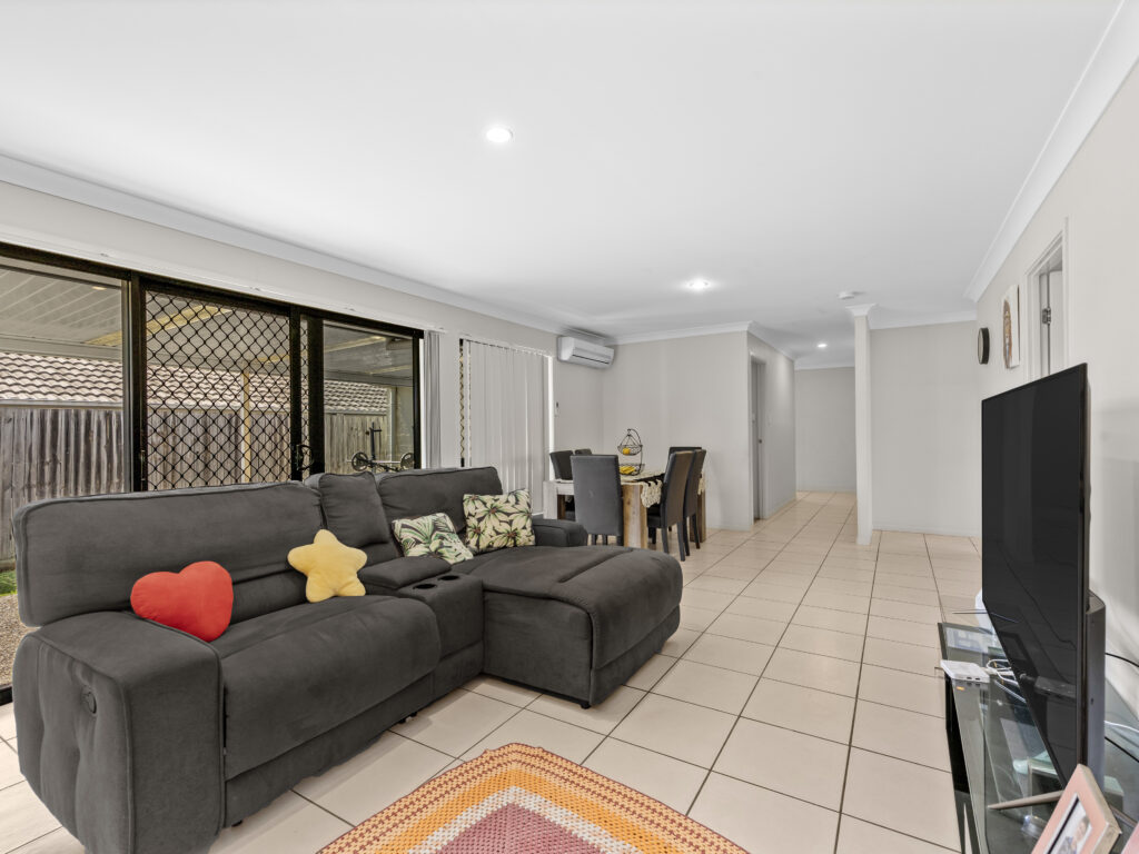 21 Brighton Street, Raceview, QLD 4305