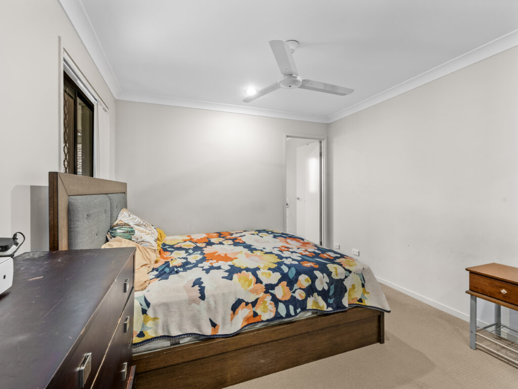 21 Brighton Street, Raceview, QLD 4305