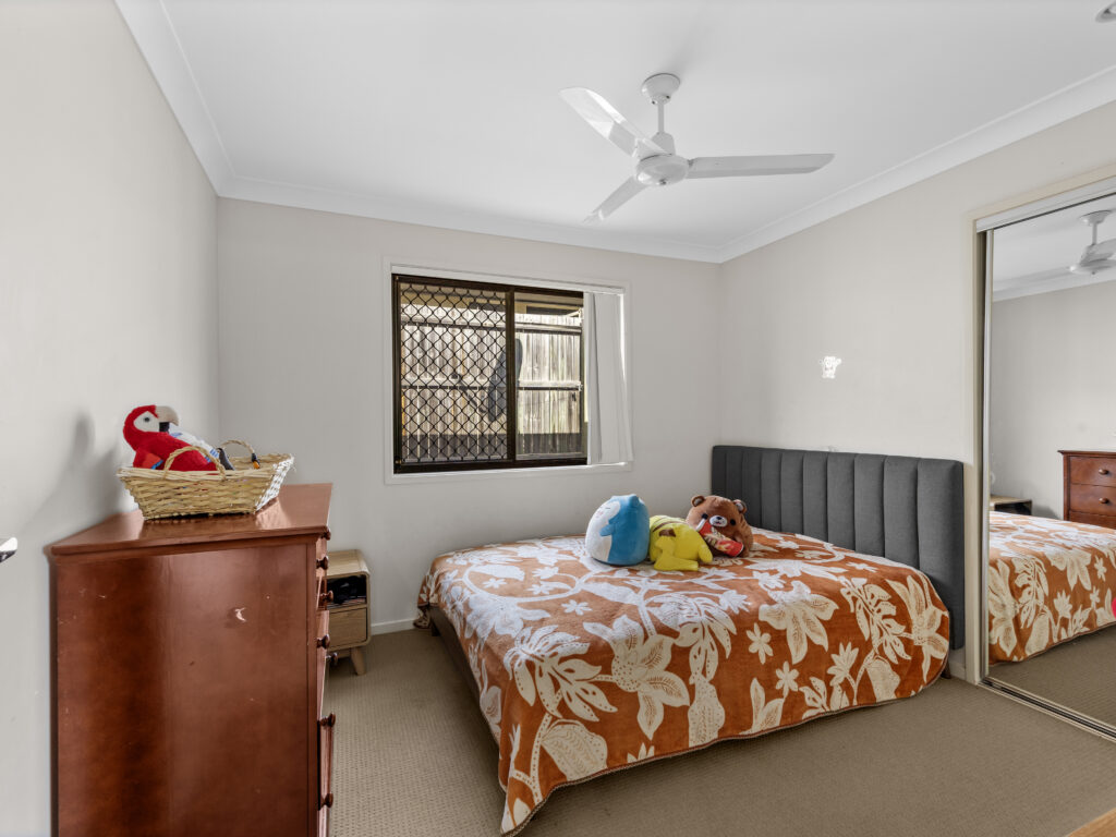 21 Brighton Street, Raceview, QLD 4305