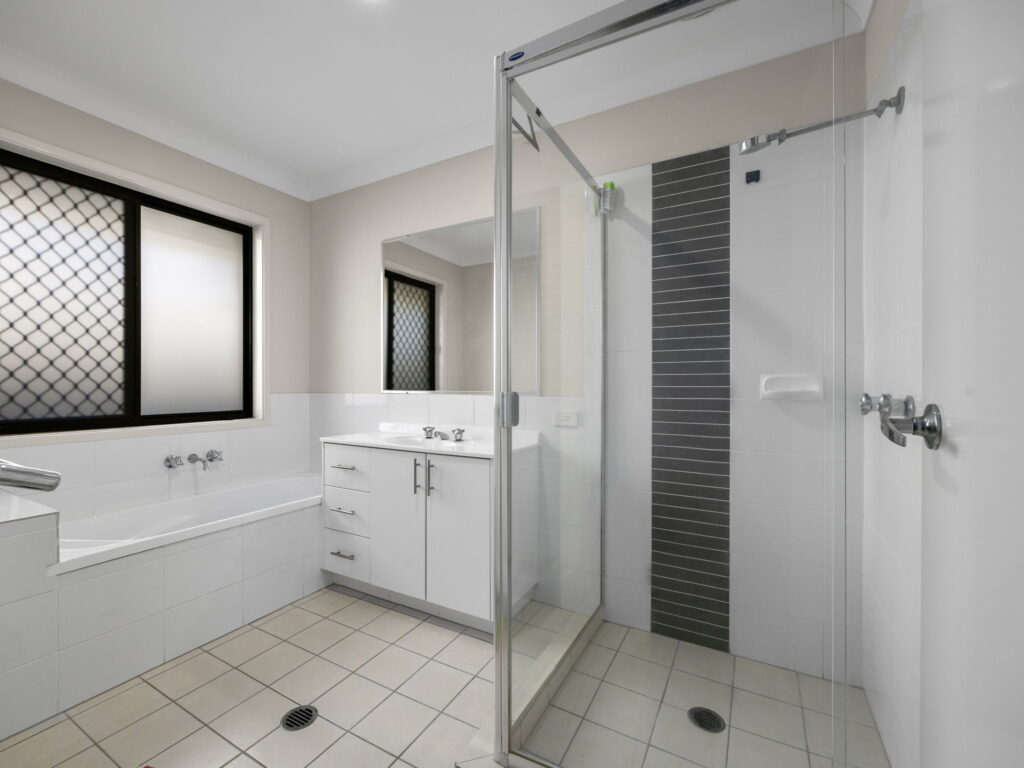 21 Brighton Street, Raceview, QLD 4305