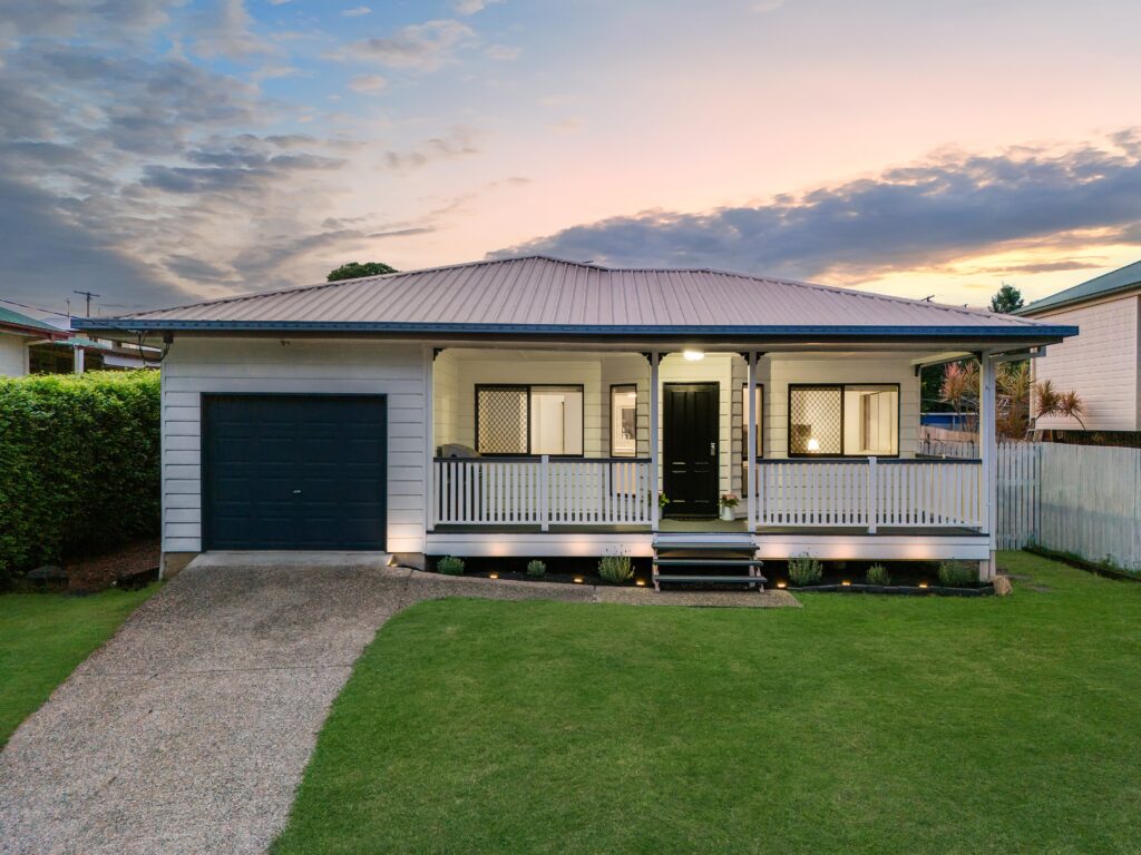 17 Sealy Street, Silkstone, QLD 4304