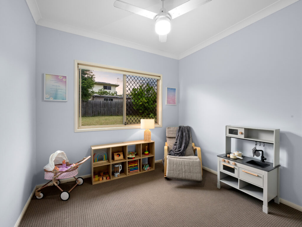 17 Sealy Street, Silkstone, QLD 4304