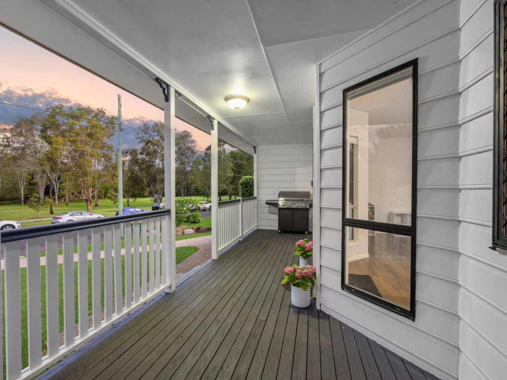 17 Sealy Street, Silkstone, QLD 4304