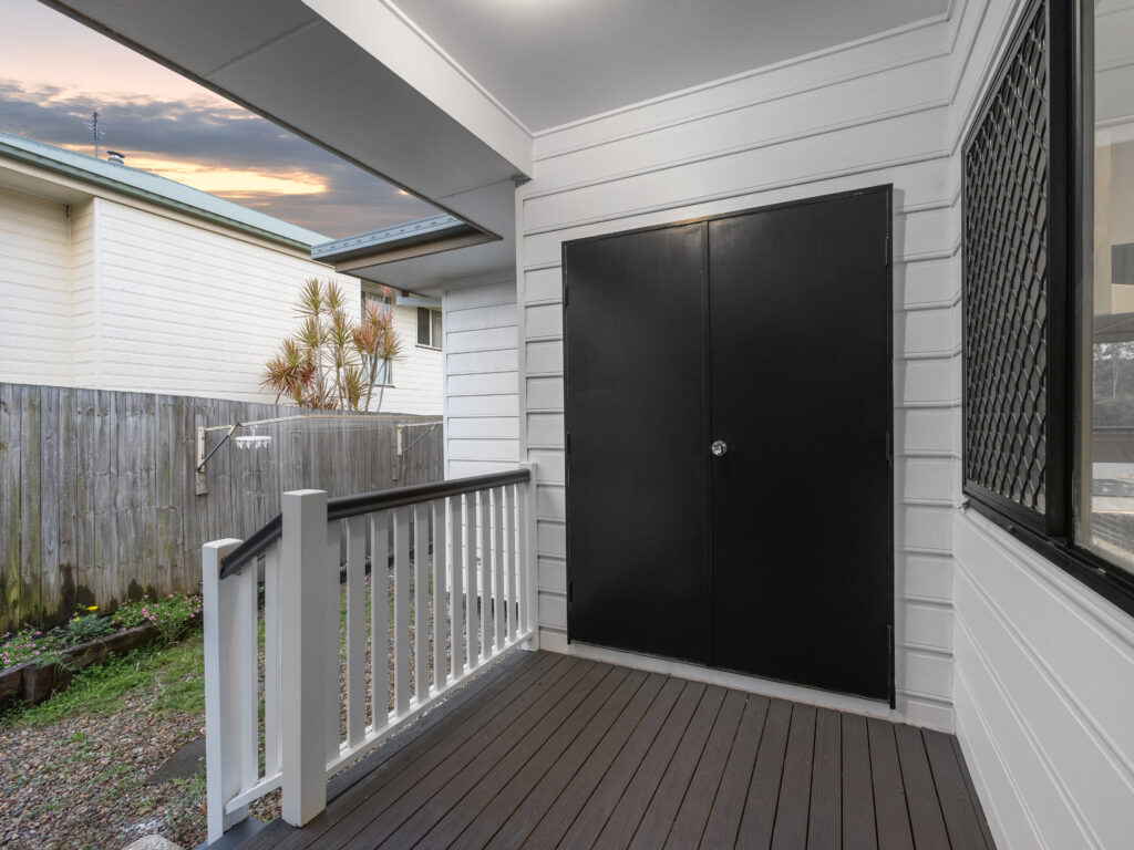 17 Sealy Street, Silkstone, QLD 4304