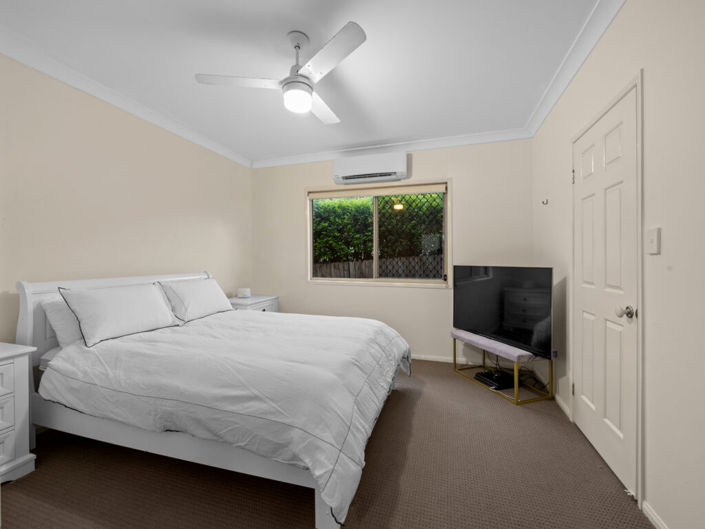 17 Sealy Street, Silkstone, QLD 4304