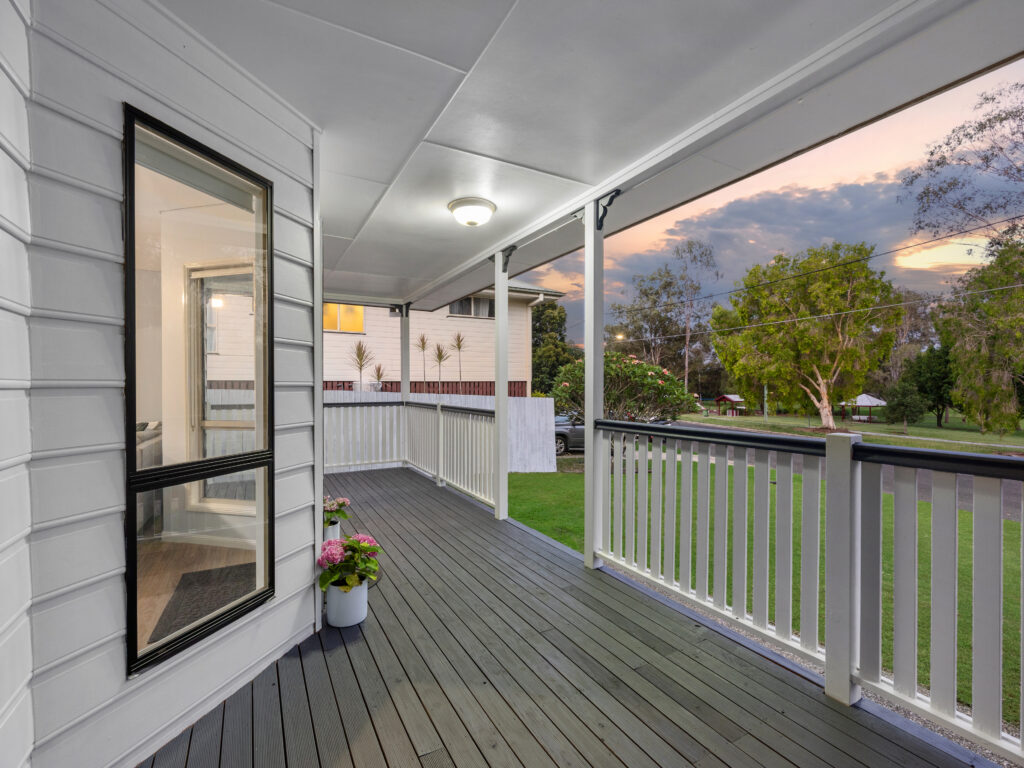 17 Sealy Street, Silkstone, QLD 4304
