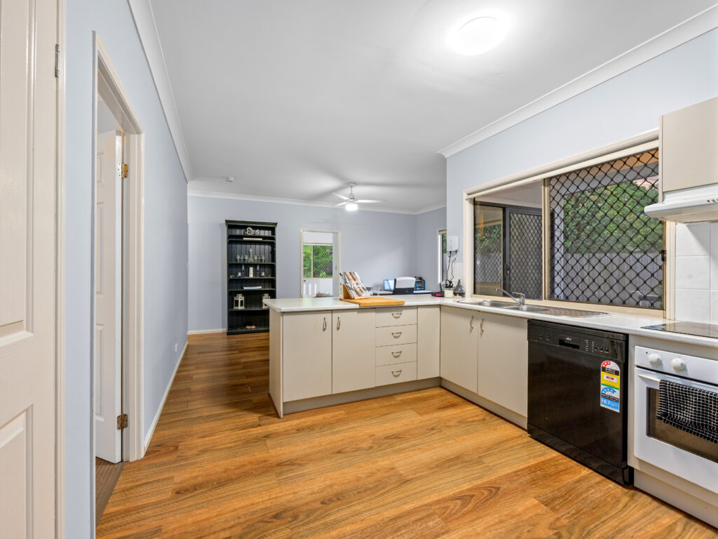 17 Sealy Street, Silkstone, QLD 4304