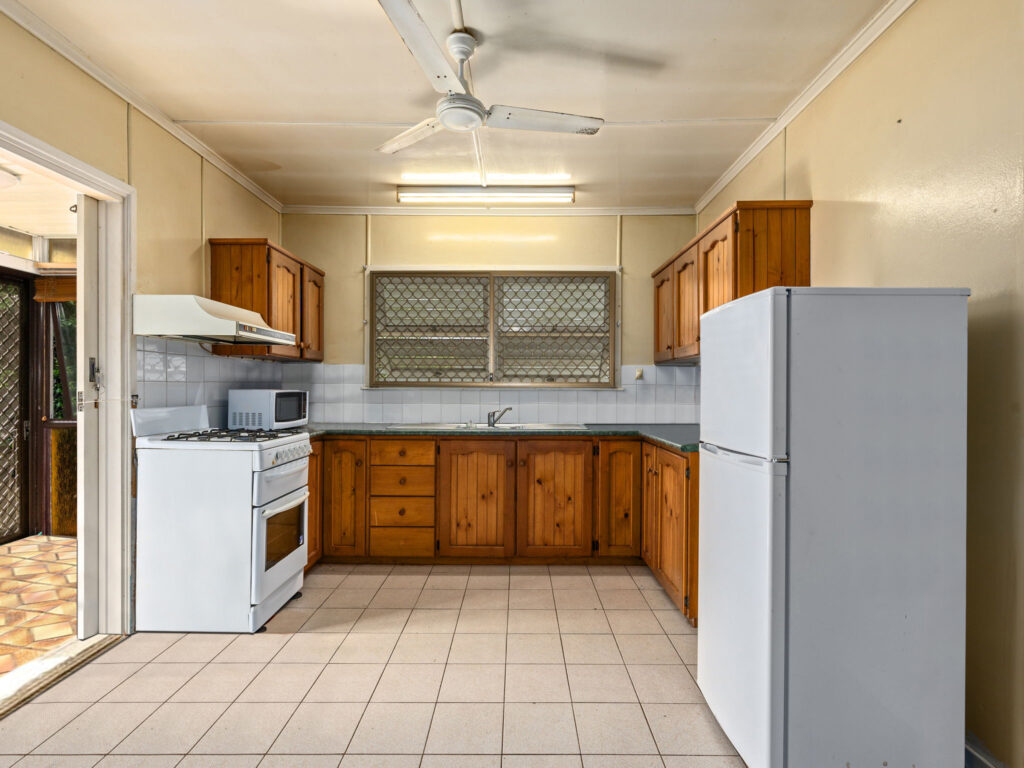 17 Leslie Street, East Ipswich, QLD 4305