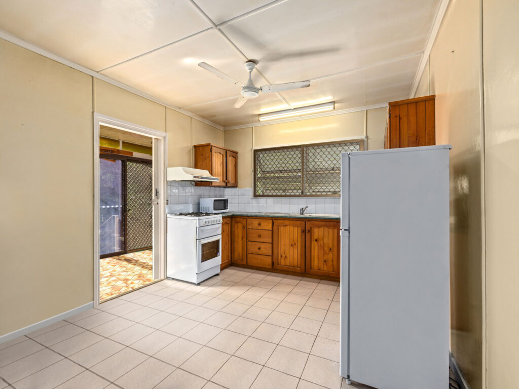 17 Leslie Street, East Ipswich, QLD 4305