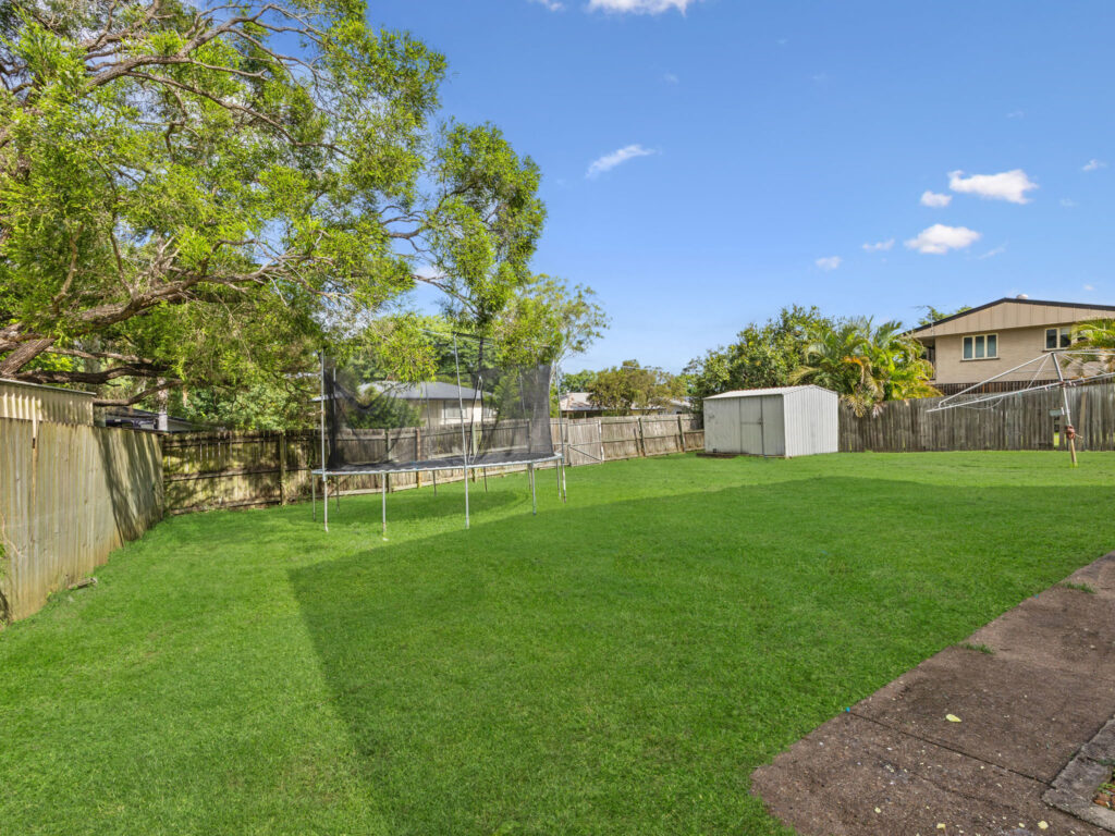 17 Leslie Street, East Ipswich, QLD 4305