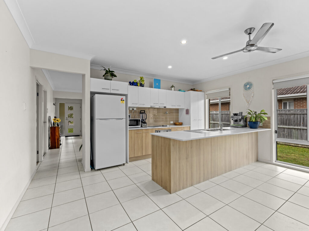 33 Tamatea Drive, Bellbird Park, QLD 4300
