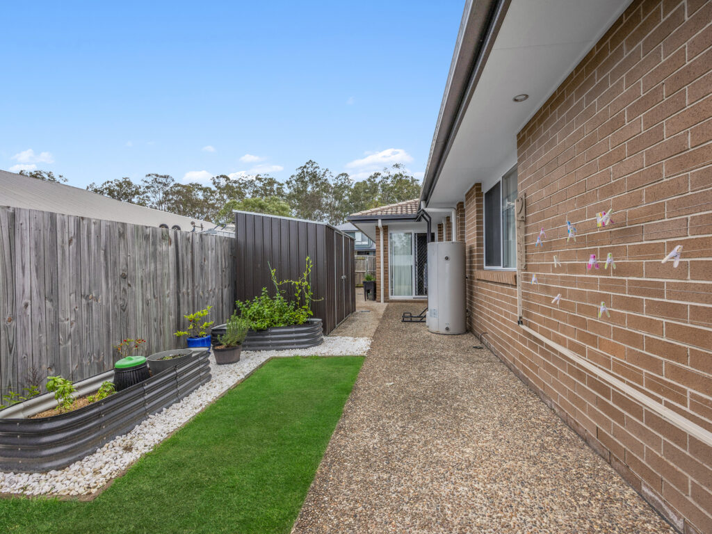 33 Tamatea Drive, Bellbird Park, QLD 4300