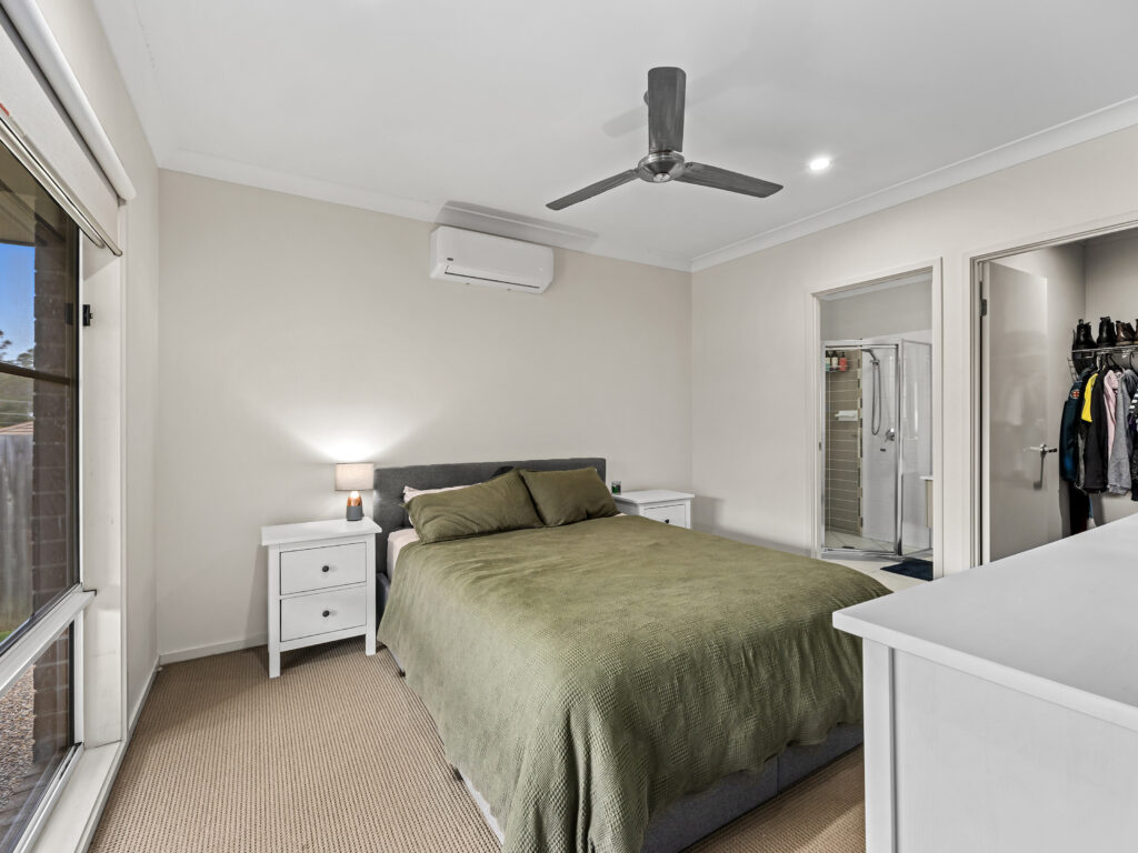 33 Tamatea Drive, Bellbird Park, QLD 4300