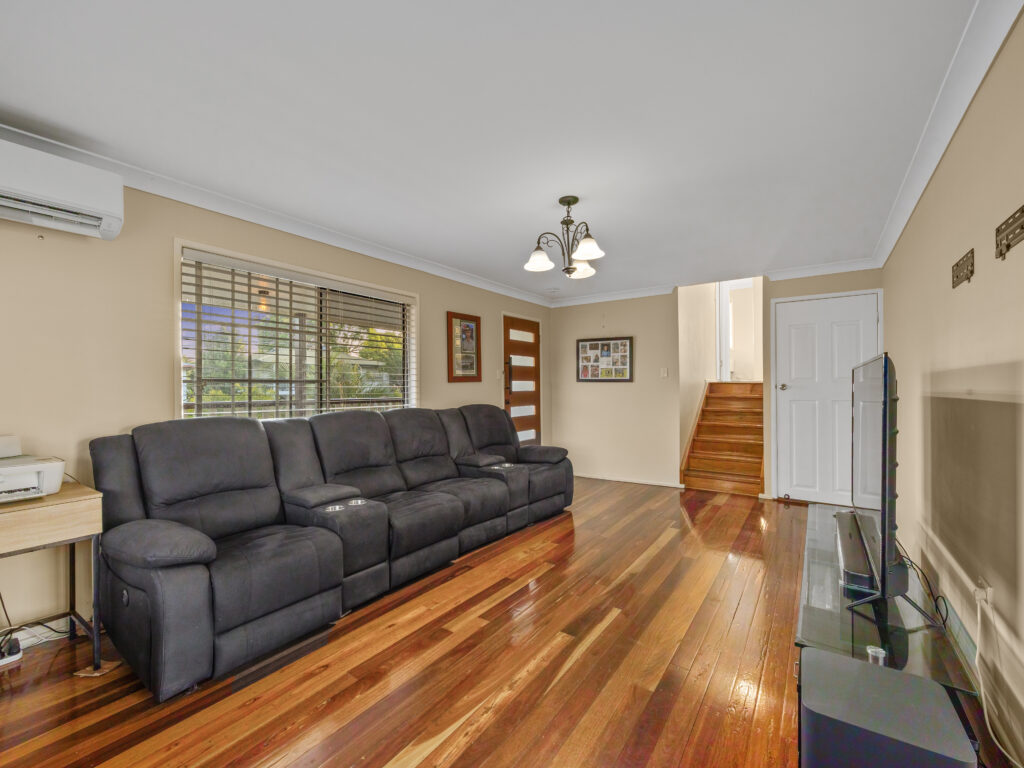 7 Sealy Street, Silkstone, QLD 4304