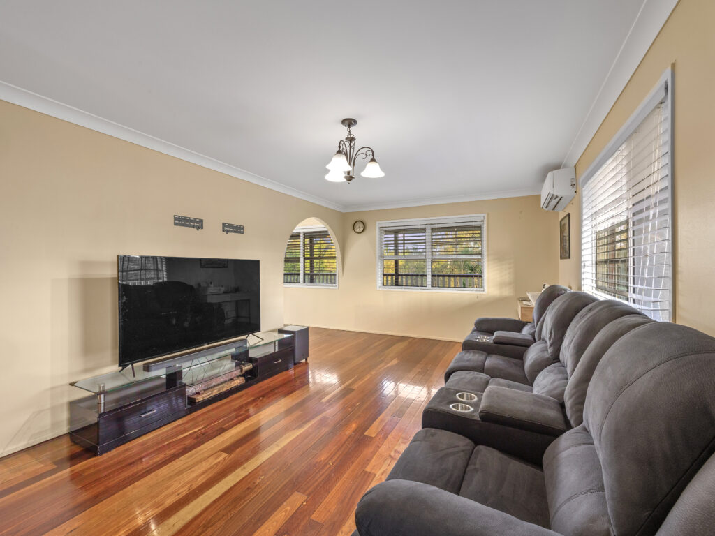 7 Sealy Street, Silkstone, QLD 4304