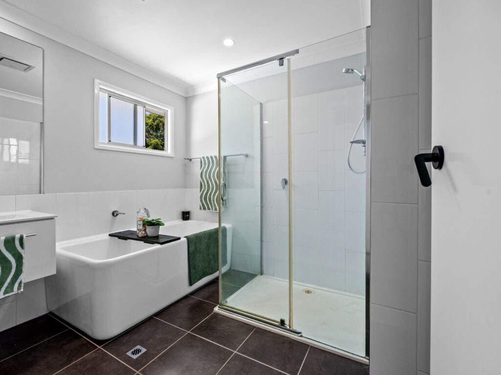 11 Murrumba Court, Flinders View, QLD 4305