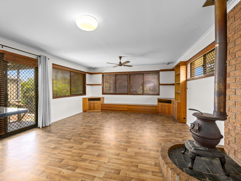 111 Mary Street, Blackstone, QLD 4304