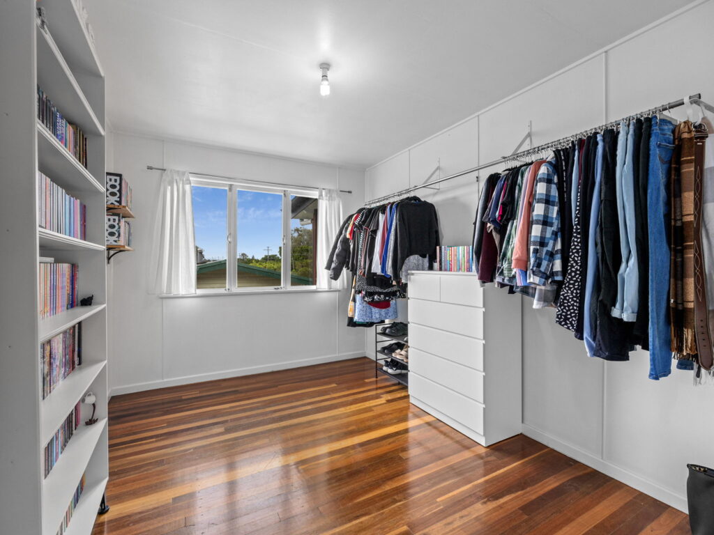 149 Raceview Street, Raceview, QLD 4305