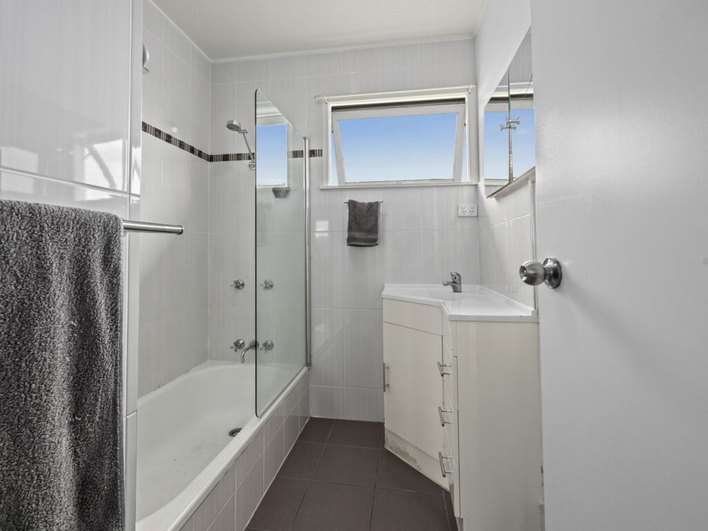 149 Raceview Street, Raceview, QLD 4305