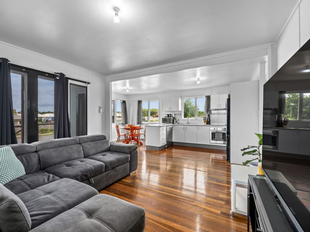 149 Raceview Street, Raceview, QLD 4305